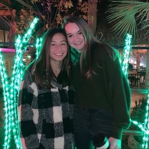 Cropped dark green sweater